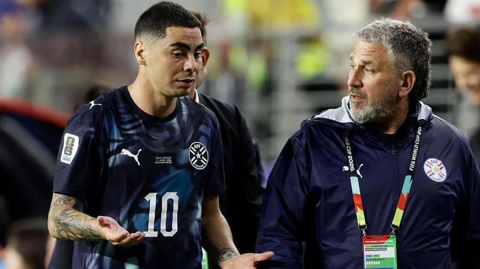 FIFA түсіндірмешінің аккредитациясын алып қойды