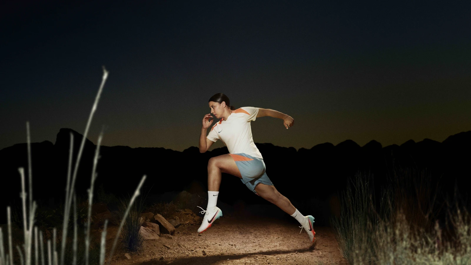 Сэм Кер Nike-мен бірлесіп өз аяқ киімін шығарды