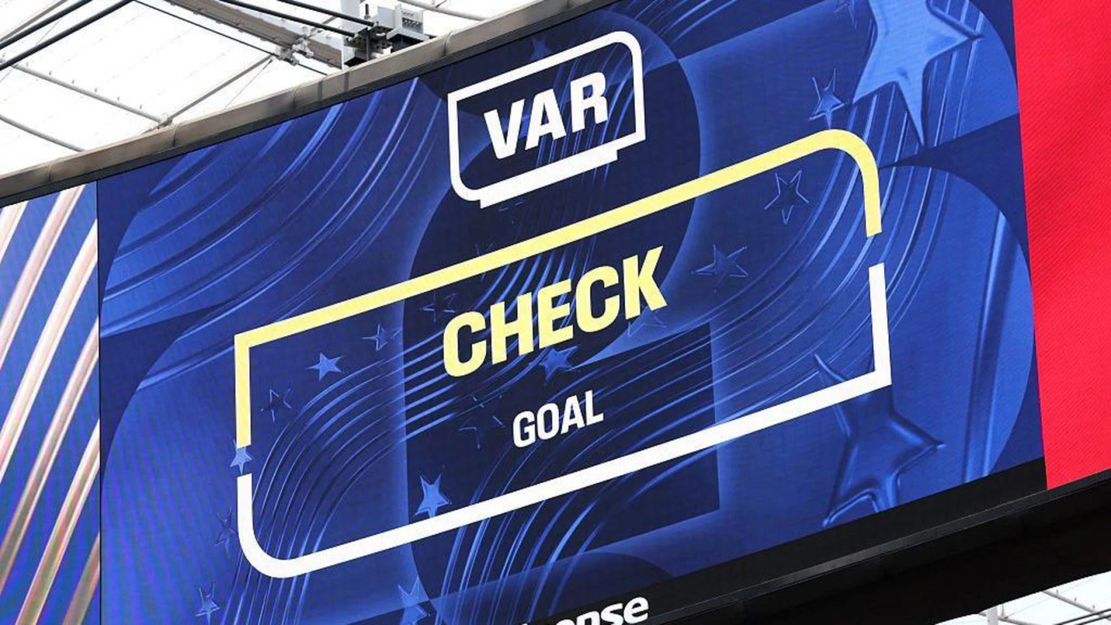 ӘЧ-дегі VAR неге АПЛ-дан өзгеше жұмыс істейді?