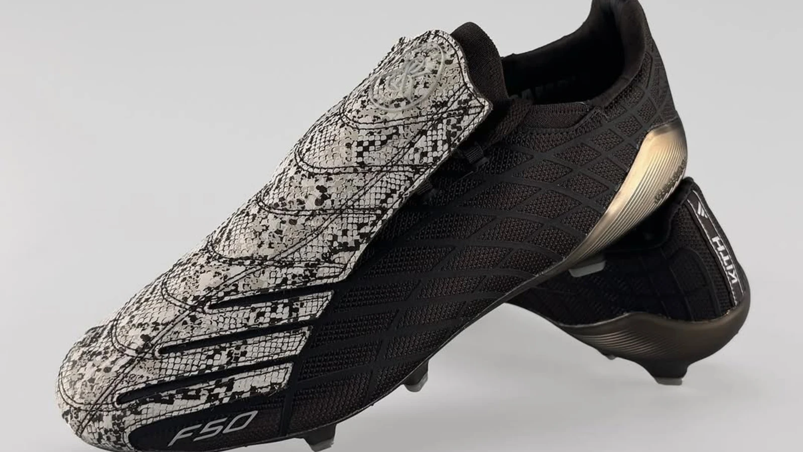 Adidas пен Kith бірлескен бутсаны тек таңдаулыларға шығарды