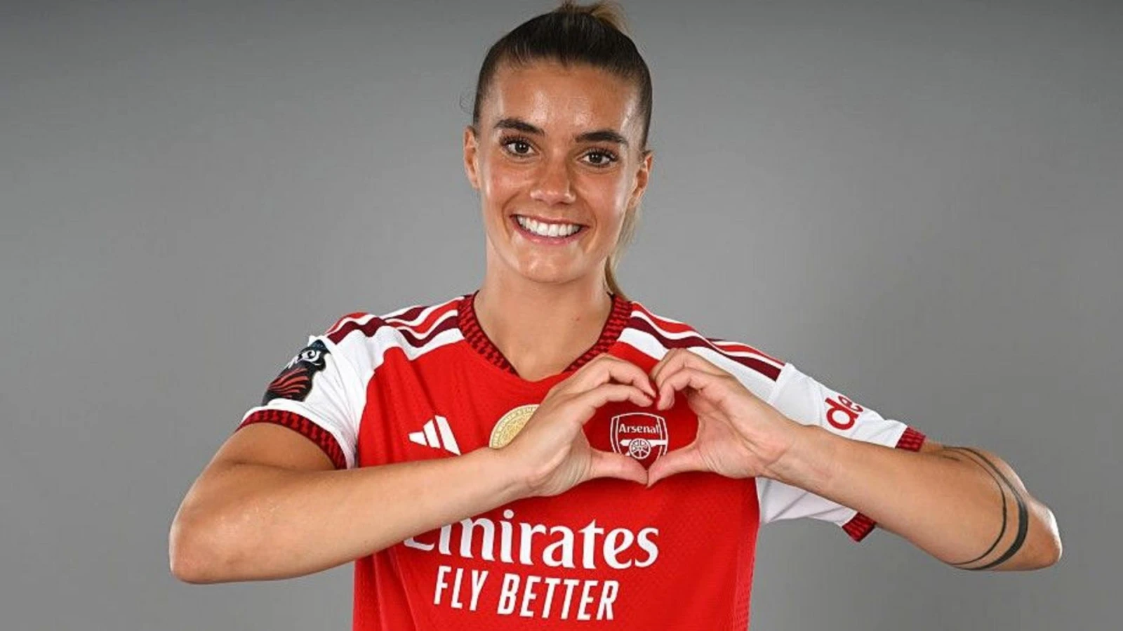 Arsenal неміс шабуылшысы Черчиді тегін алды